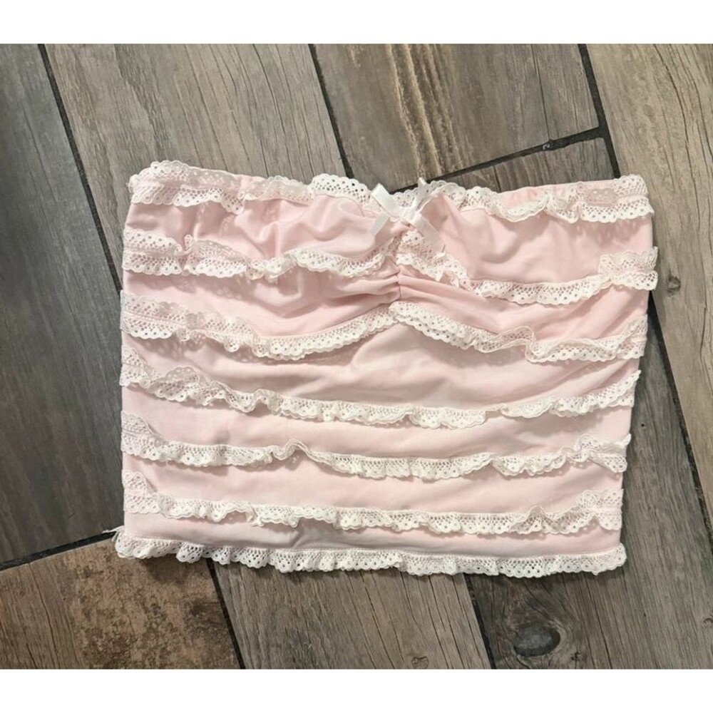 Edikted Lacey Cottagecore Strapless Top